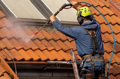 Démoussage et hydrofuge de toiture à Givron